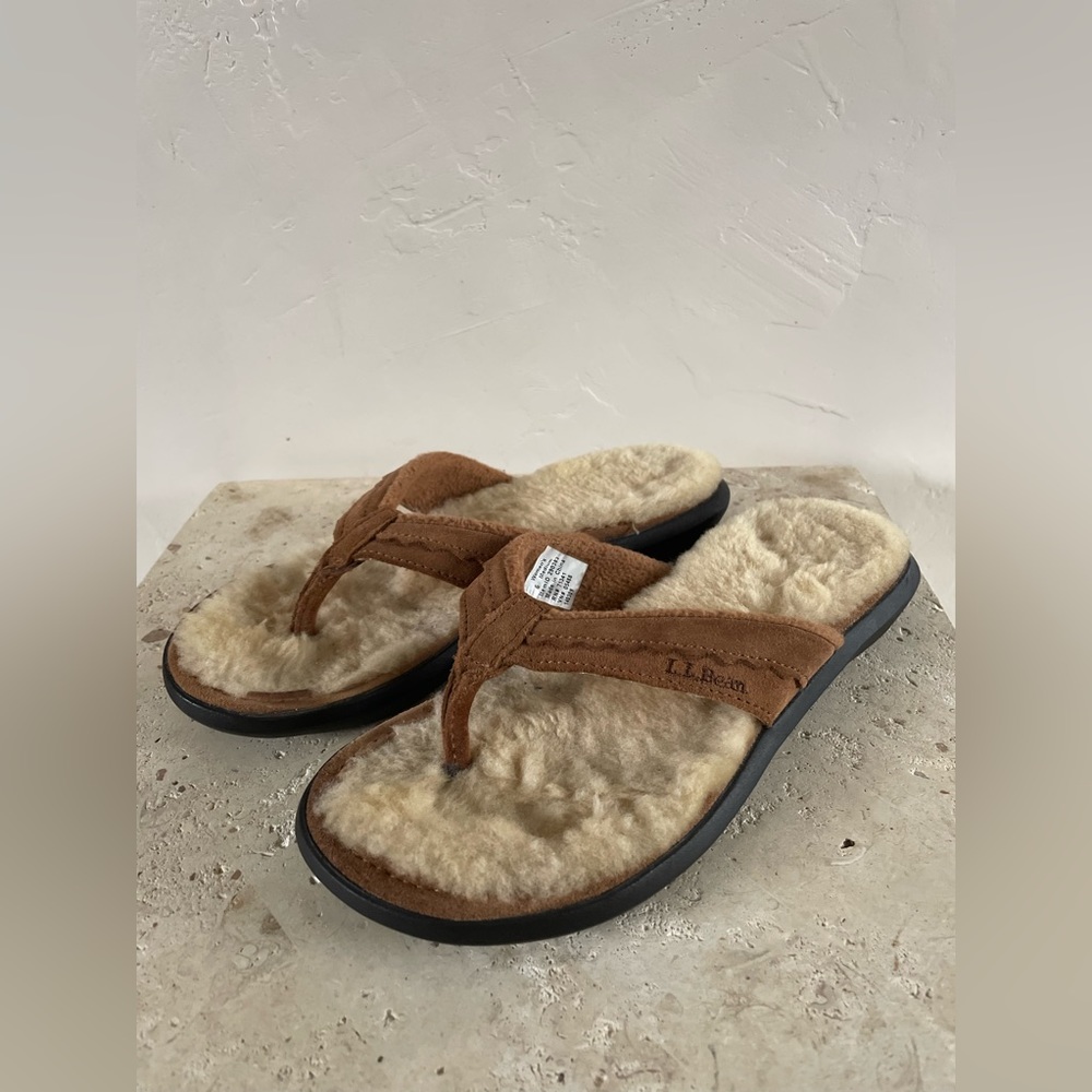 LL BEAN sheepskin flip flops / sandals / slippers